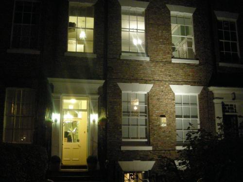Blossoms York Guesthouse Екстериор снимка